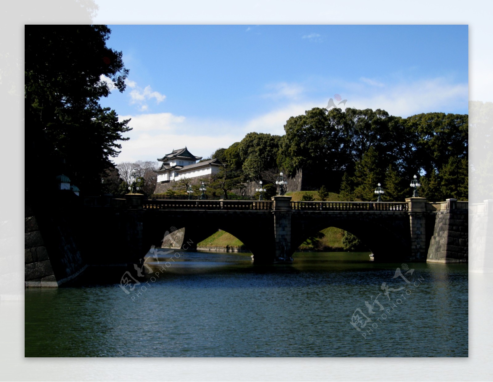 东京皇宫边的二重桥图片