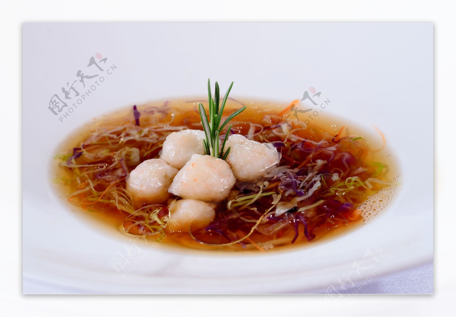 鲜虾丸蔬菜牛肉茶图片
