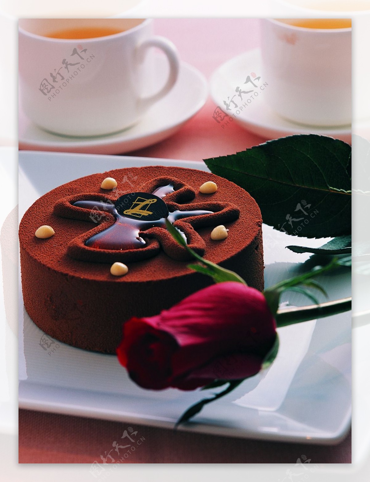 西式下午茶点心玫瑰巧克力蛋糕