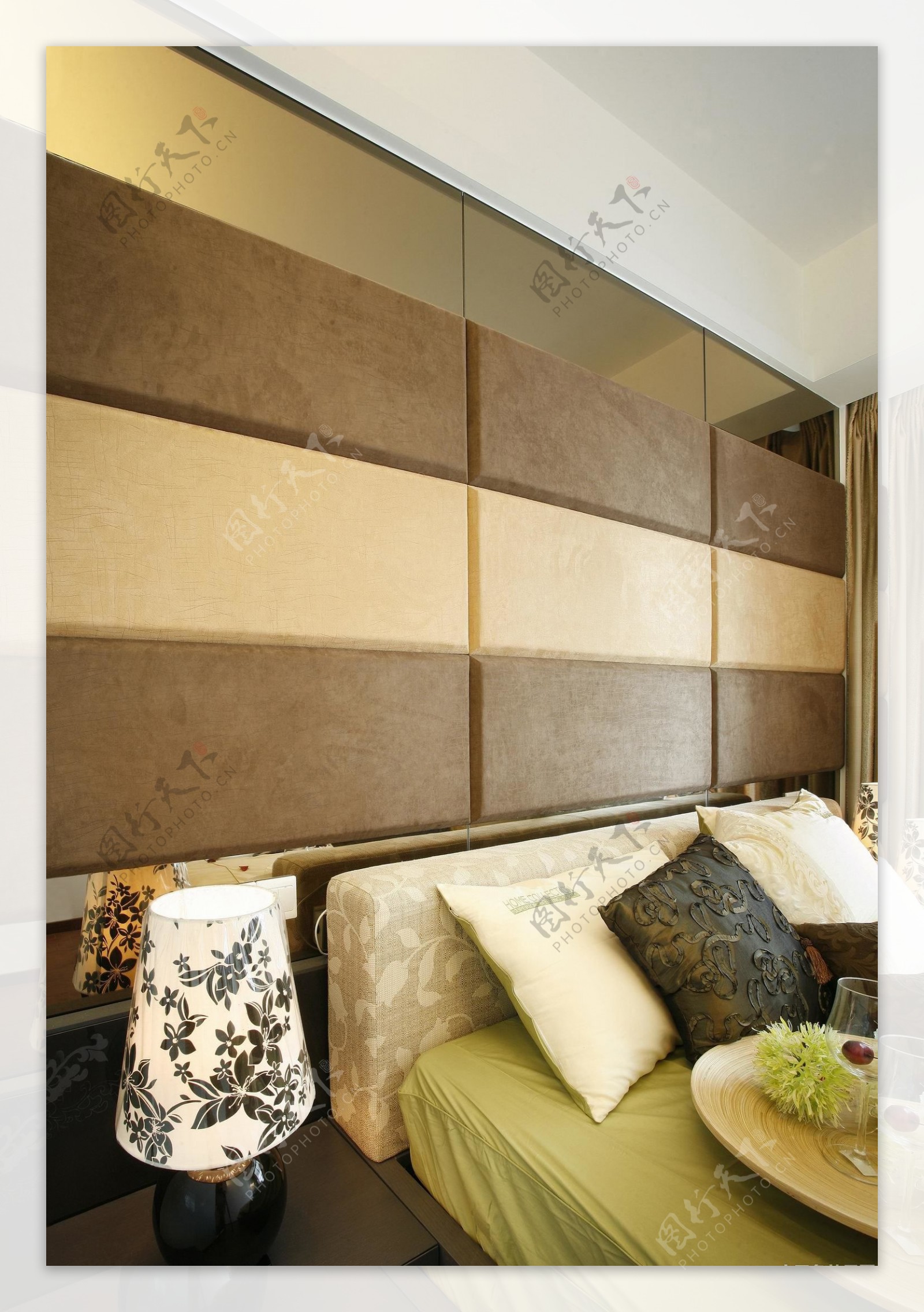欧式风格客厅软包电视墙装修效果图 – 设计本装修效果图