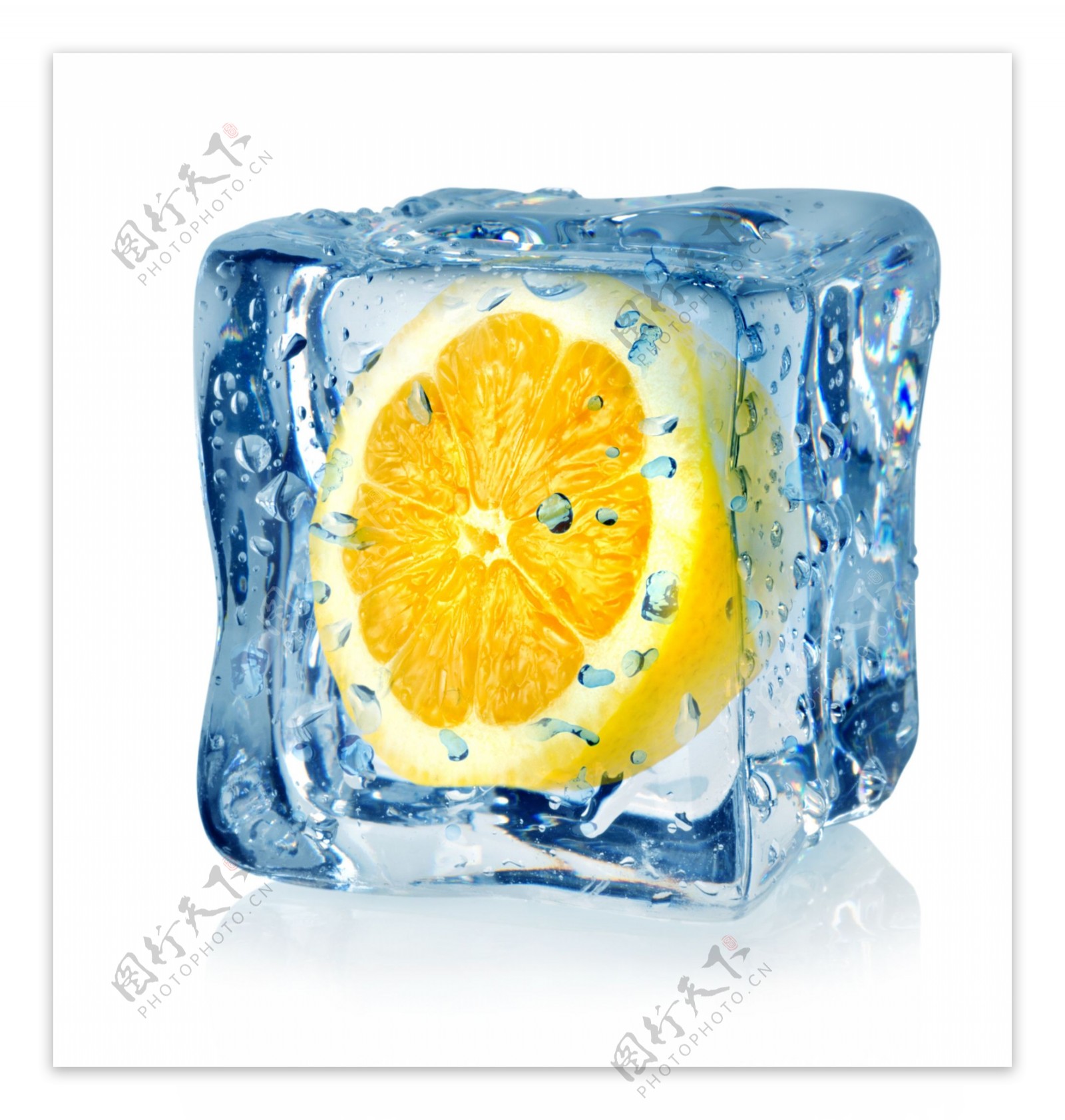 设计素材冰块里的柠檬切块