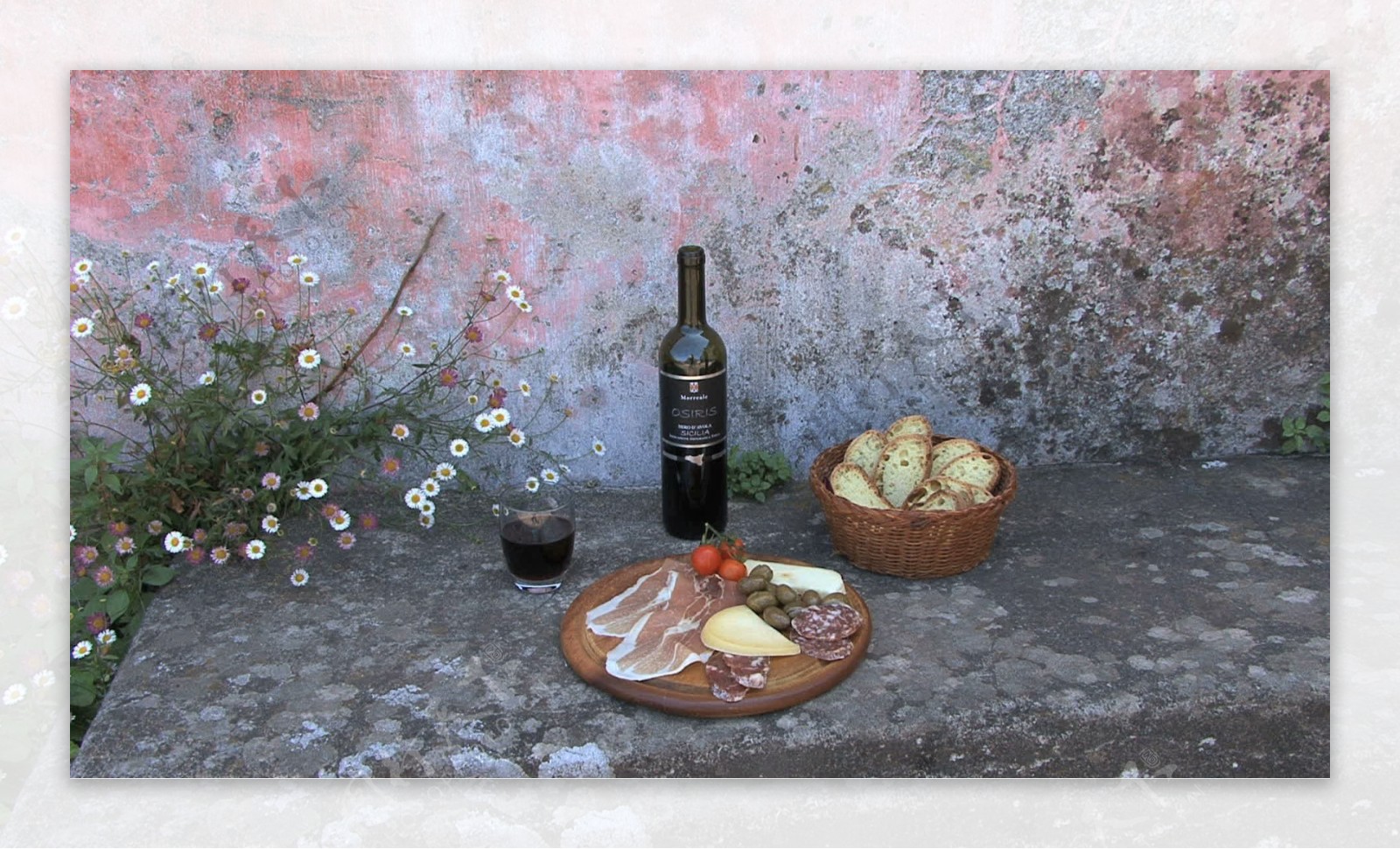 西西里岛葡萄酒瓶和野餐1股票的录像视频免费下载