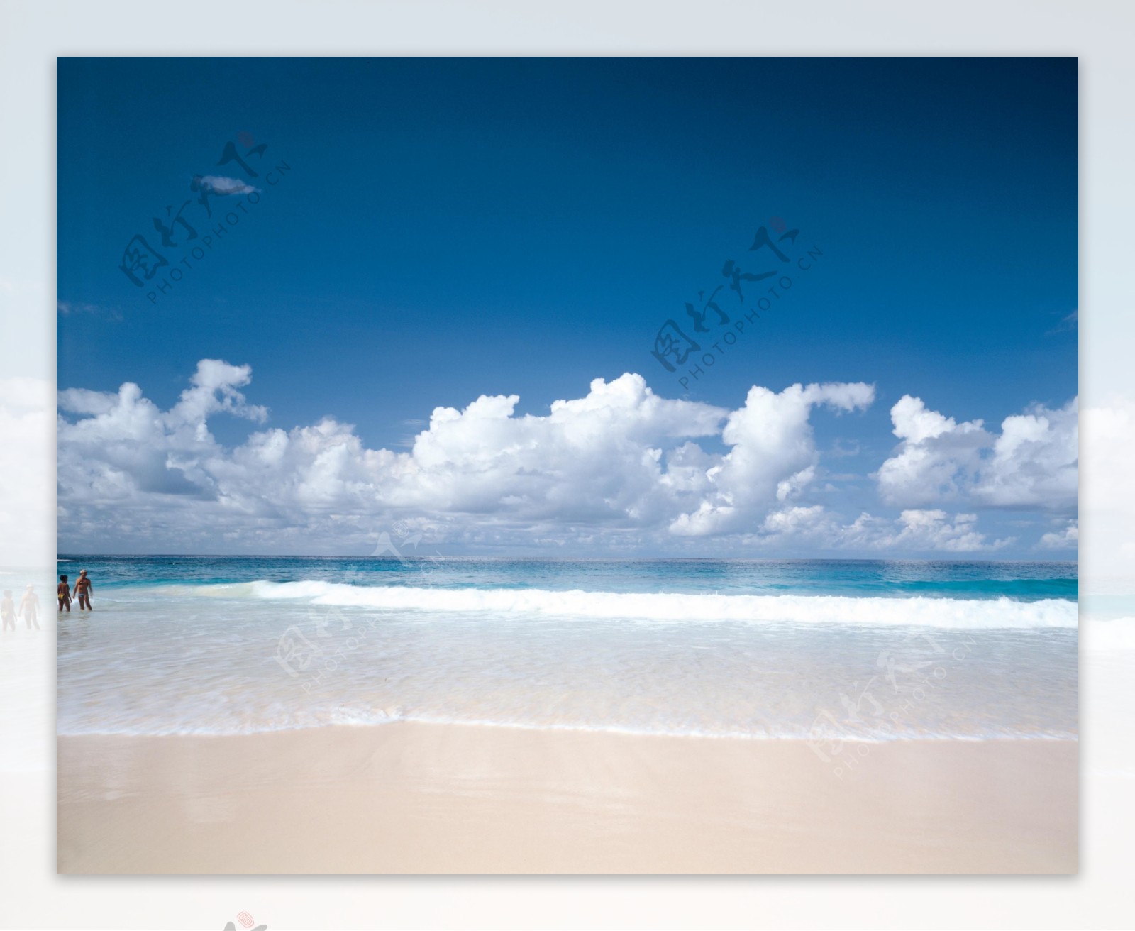 夏威夷海滩蓝天白云图片