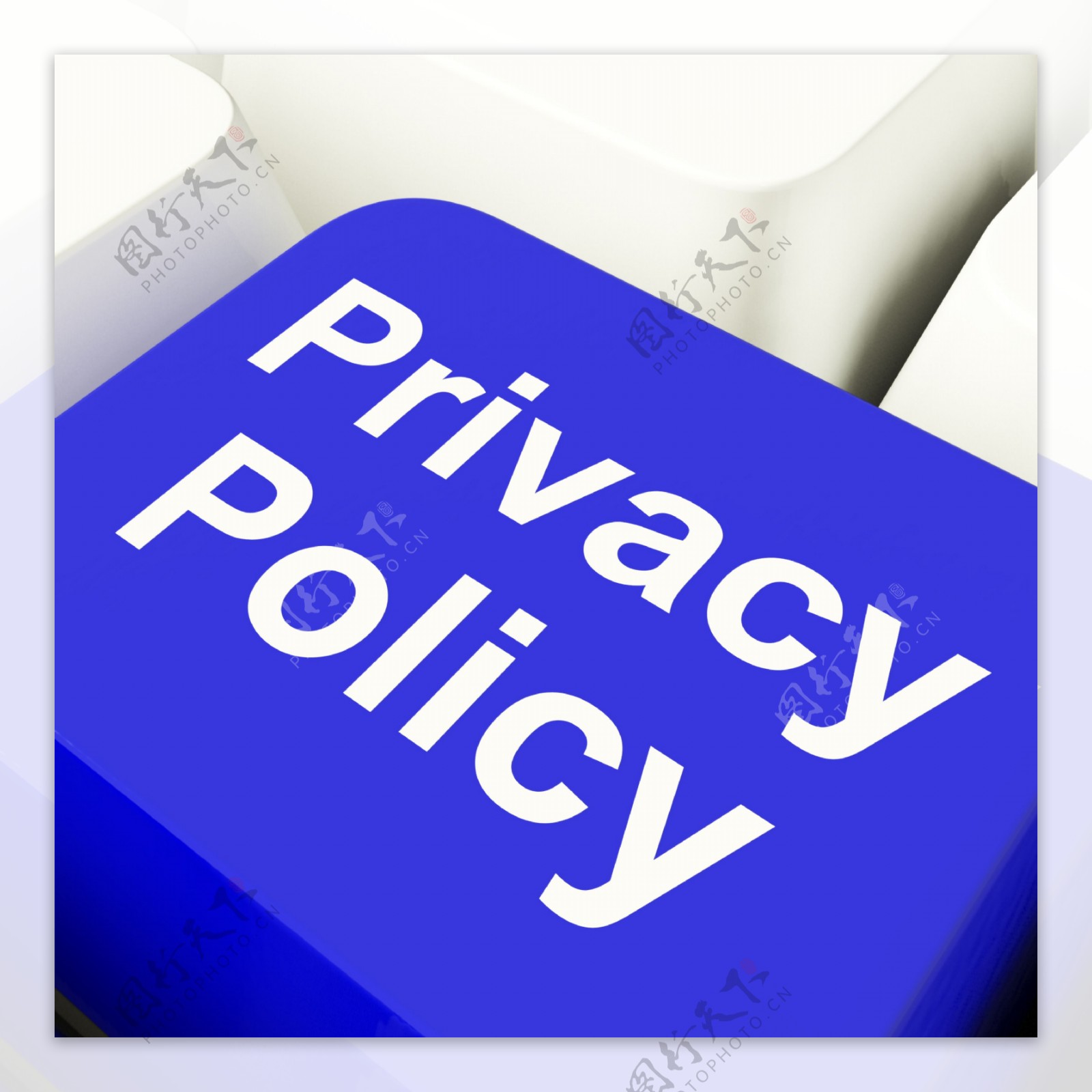 隐私政策中电脑钥匙的蓝色显示公司的数据保护条款