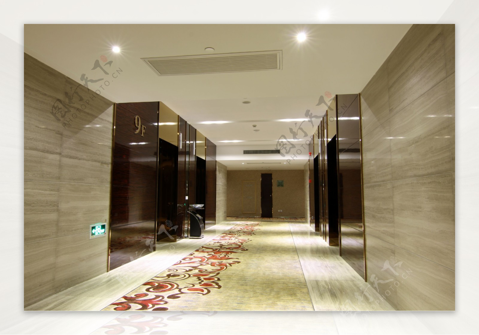 宾馆电梯走廊图片