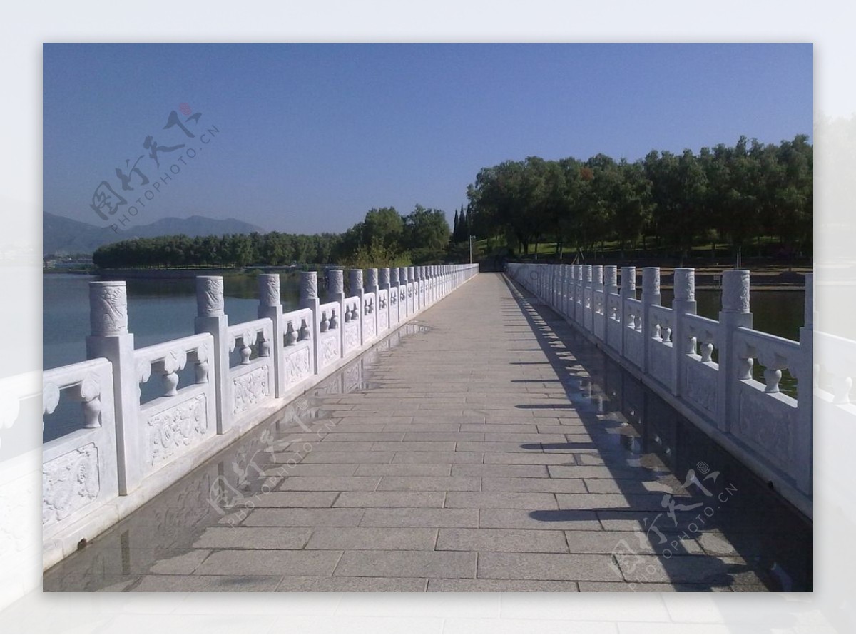 青龙湖公园大桥图片