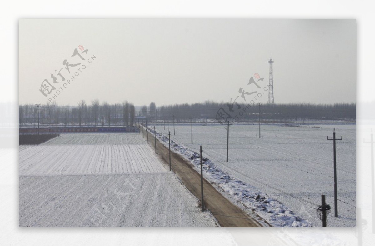 田园雪景图片
