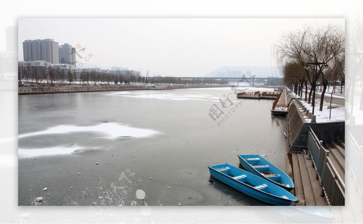 雪中公园图片