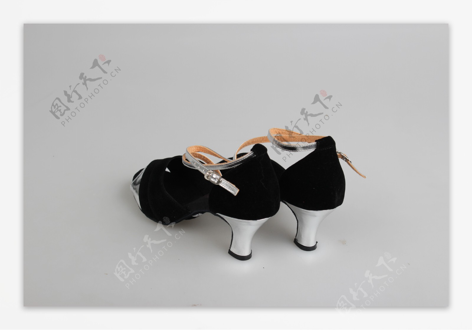拉丁舞鞋图片