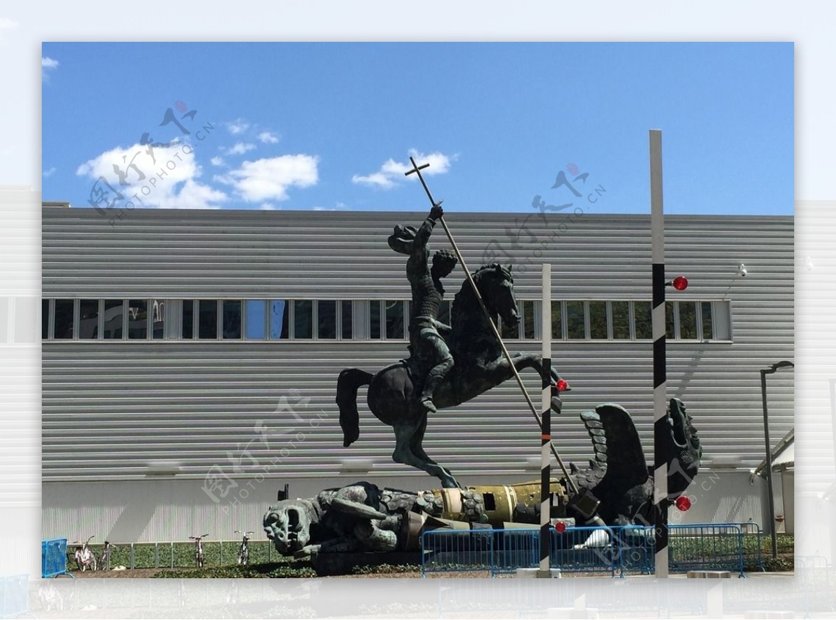 骑马勇士雕塑图片