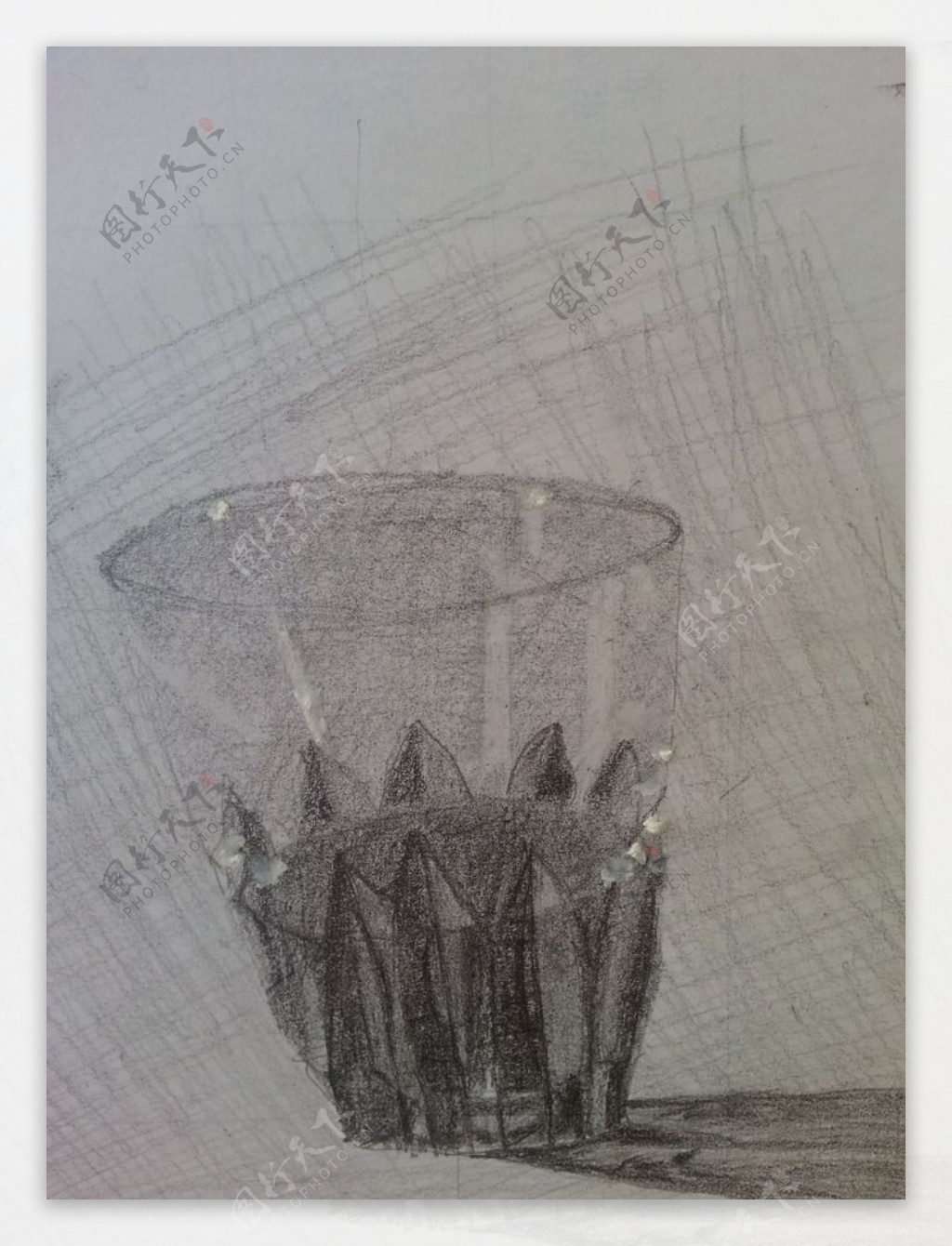 铅笔素描透明水杯图片
