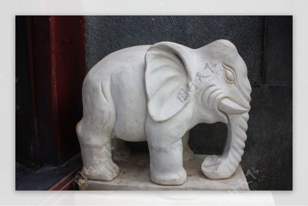 白象雕塑图片
