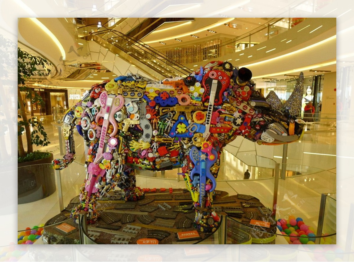 犀牛商业雕塑图片