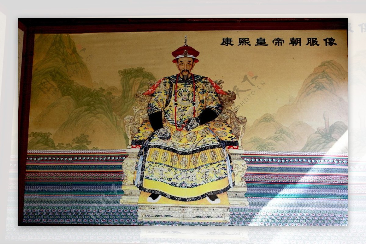 康熙皇帝图片