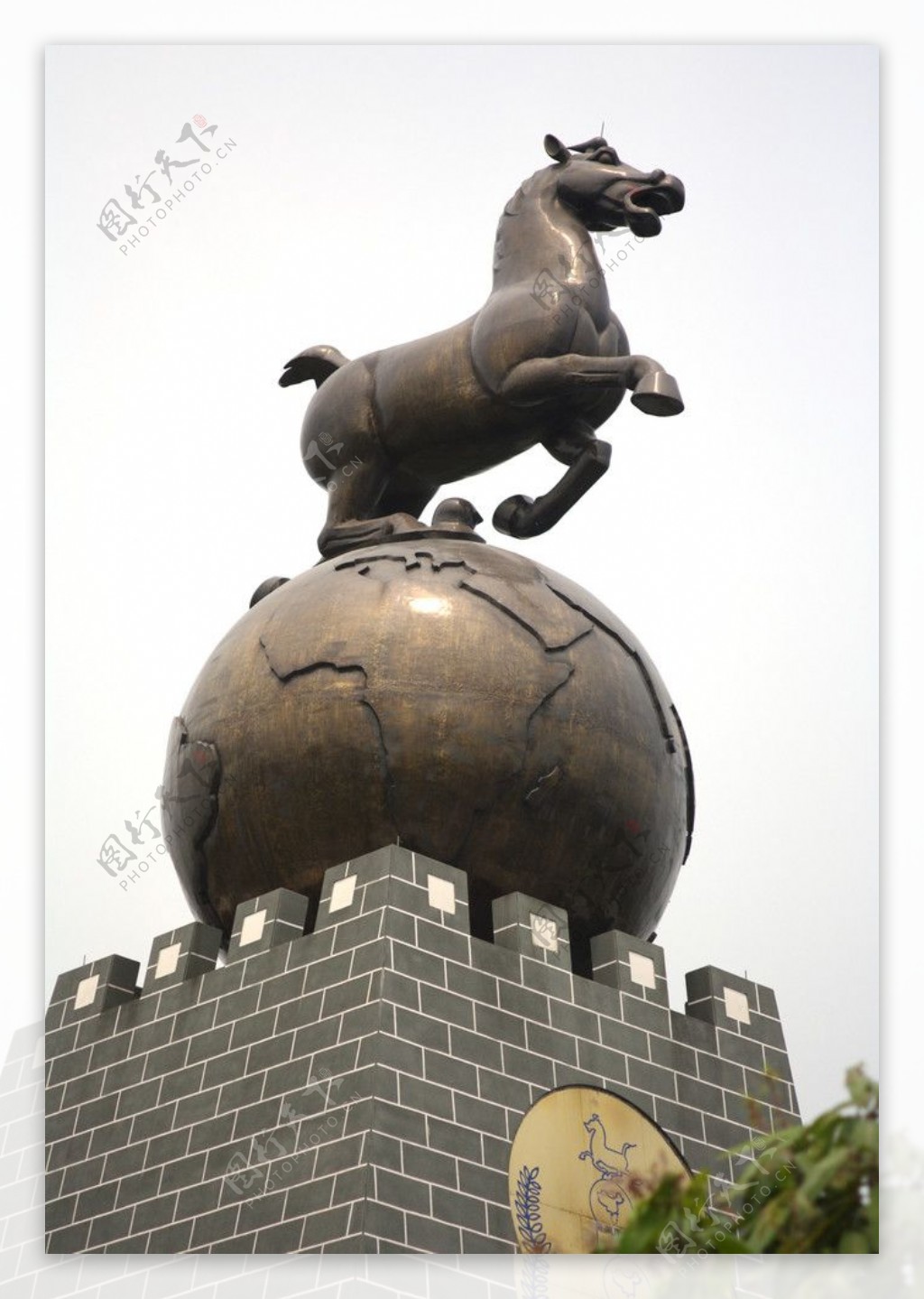 铜奔马 - 精品赏析 - 甘肃省博物馆