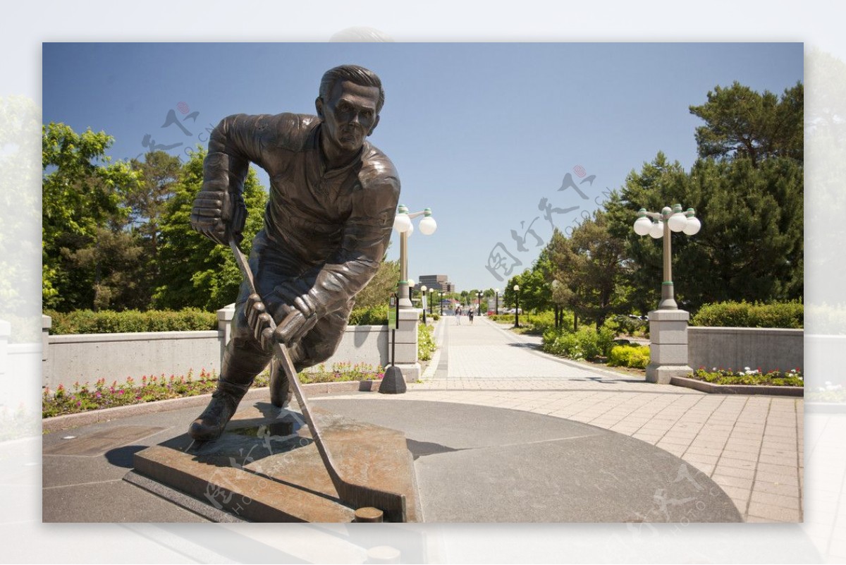 加拿大冰球运动雕像图片