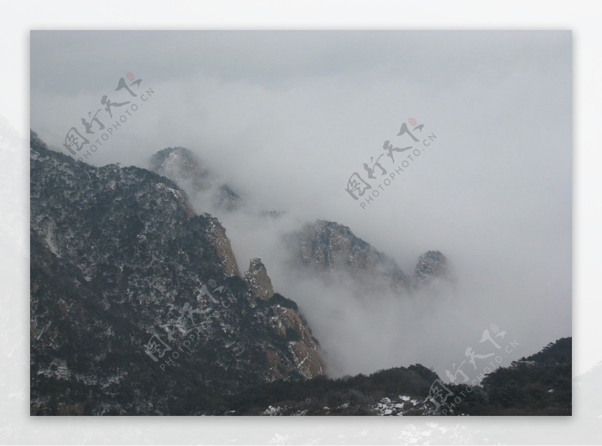泰山山峰云海图片