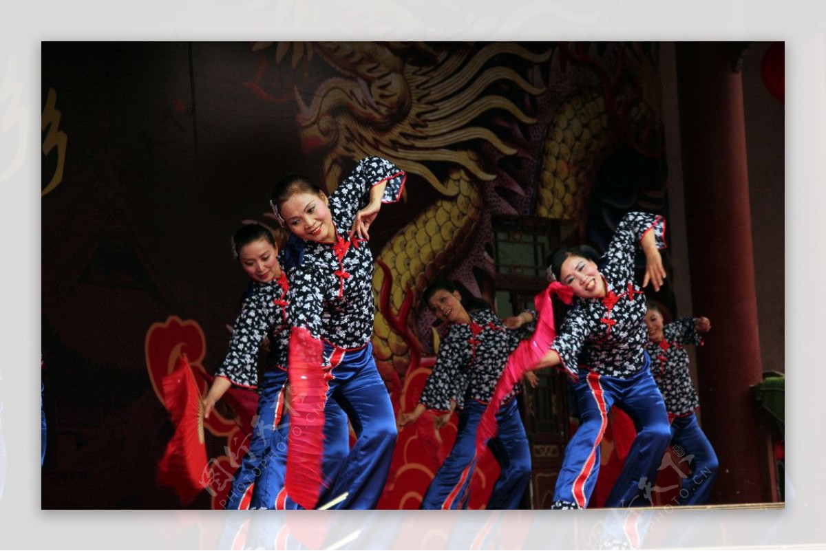 洛带古镇民族舞蹈图片