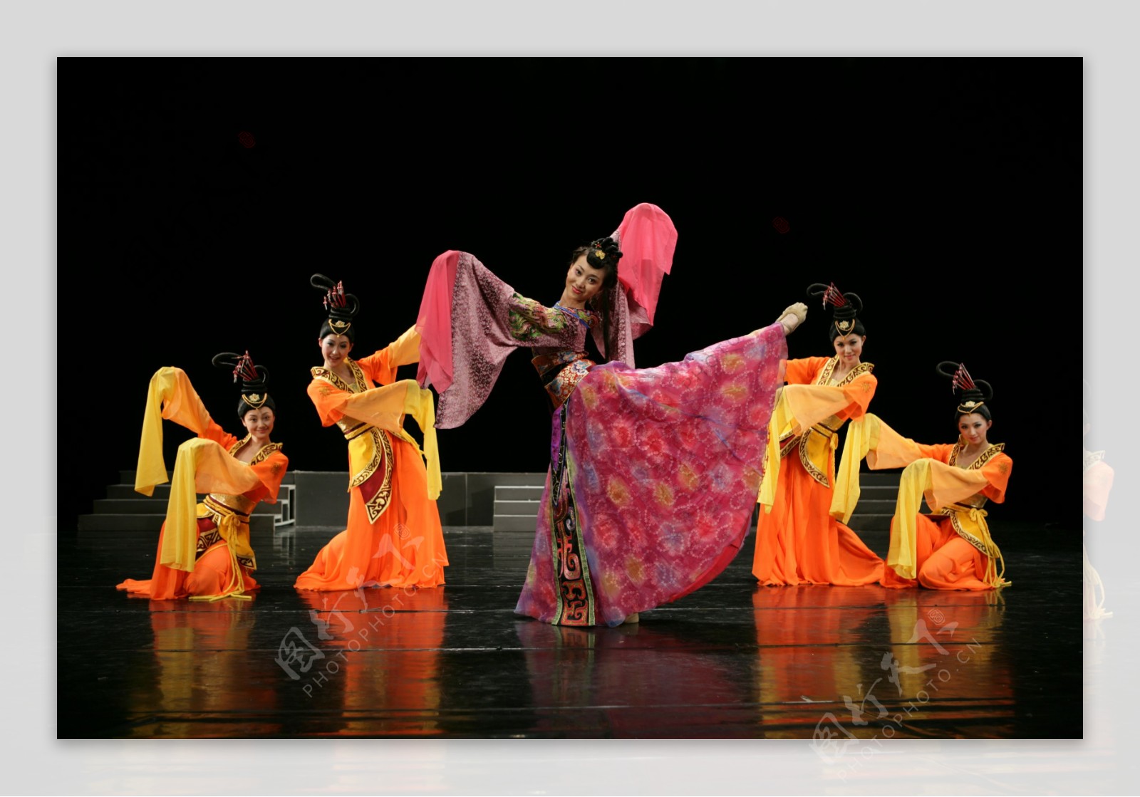 【古风雅致】北京舞蹈学院2013级青莲班舞剧《烟花易冷》 - Powered by Discuz!