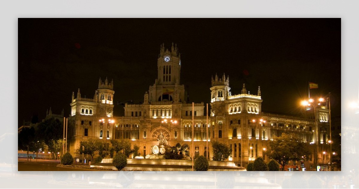 马德里皇宫广场夜景图片