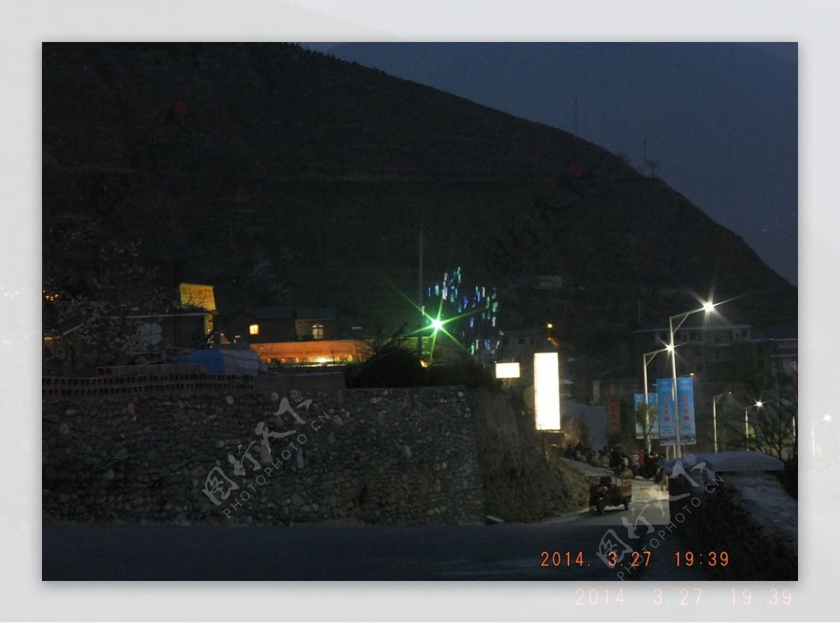 羌族夜景图片
