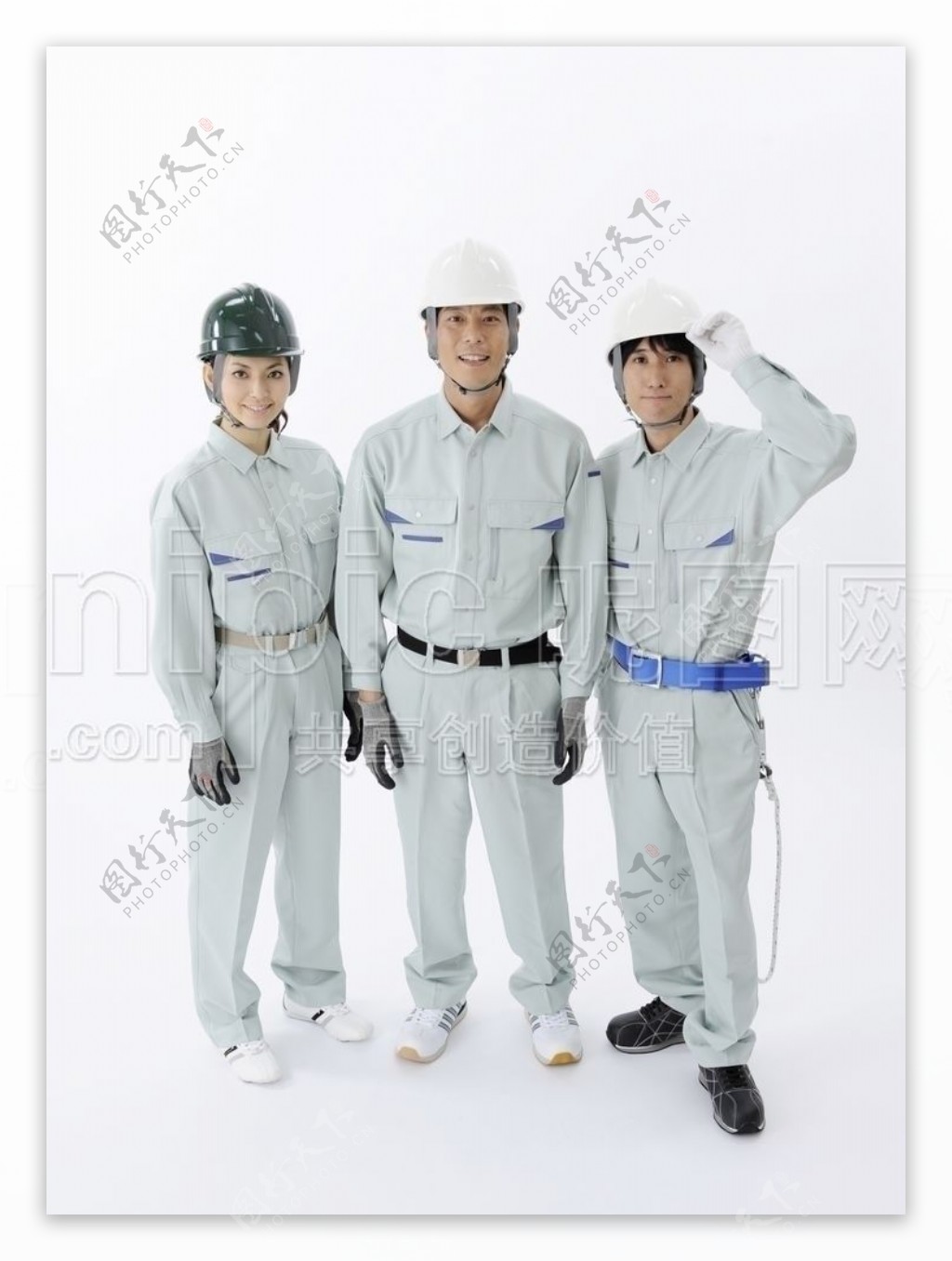 三个工人图片