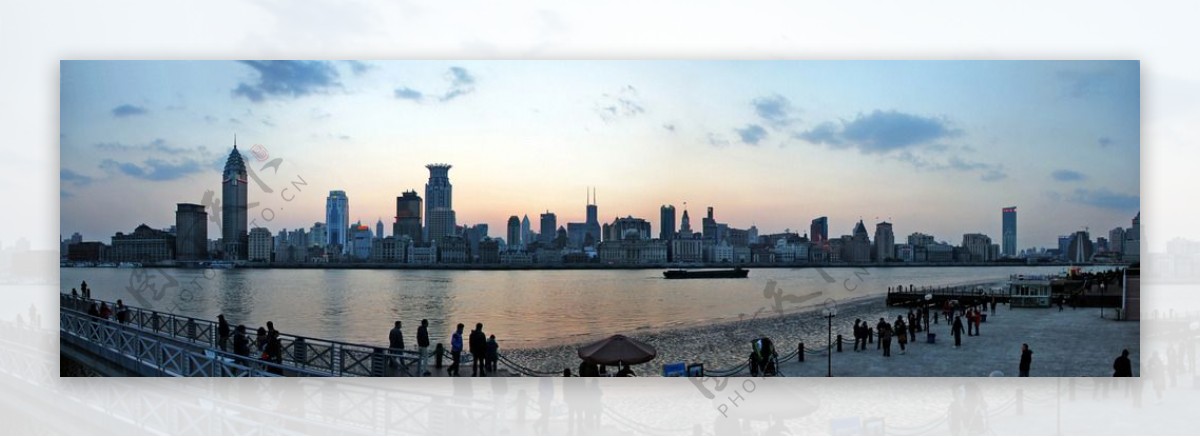 上海外滩日落时分图片