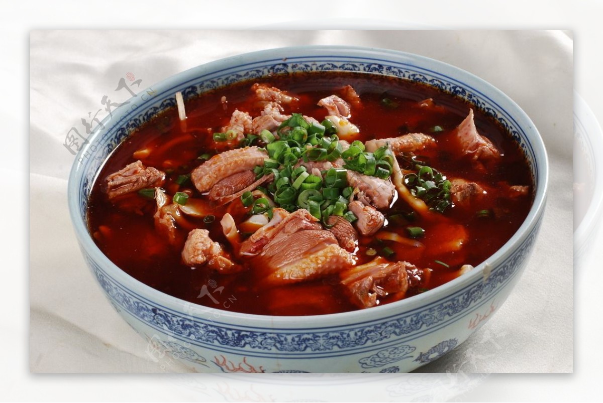 红汤炖鹅块图片