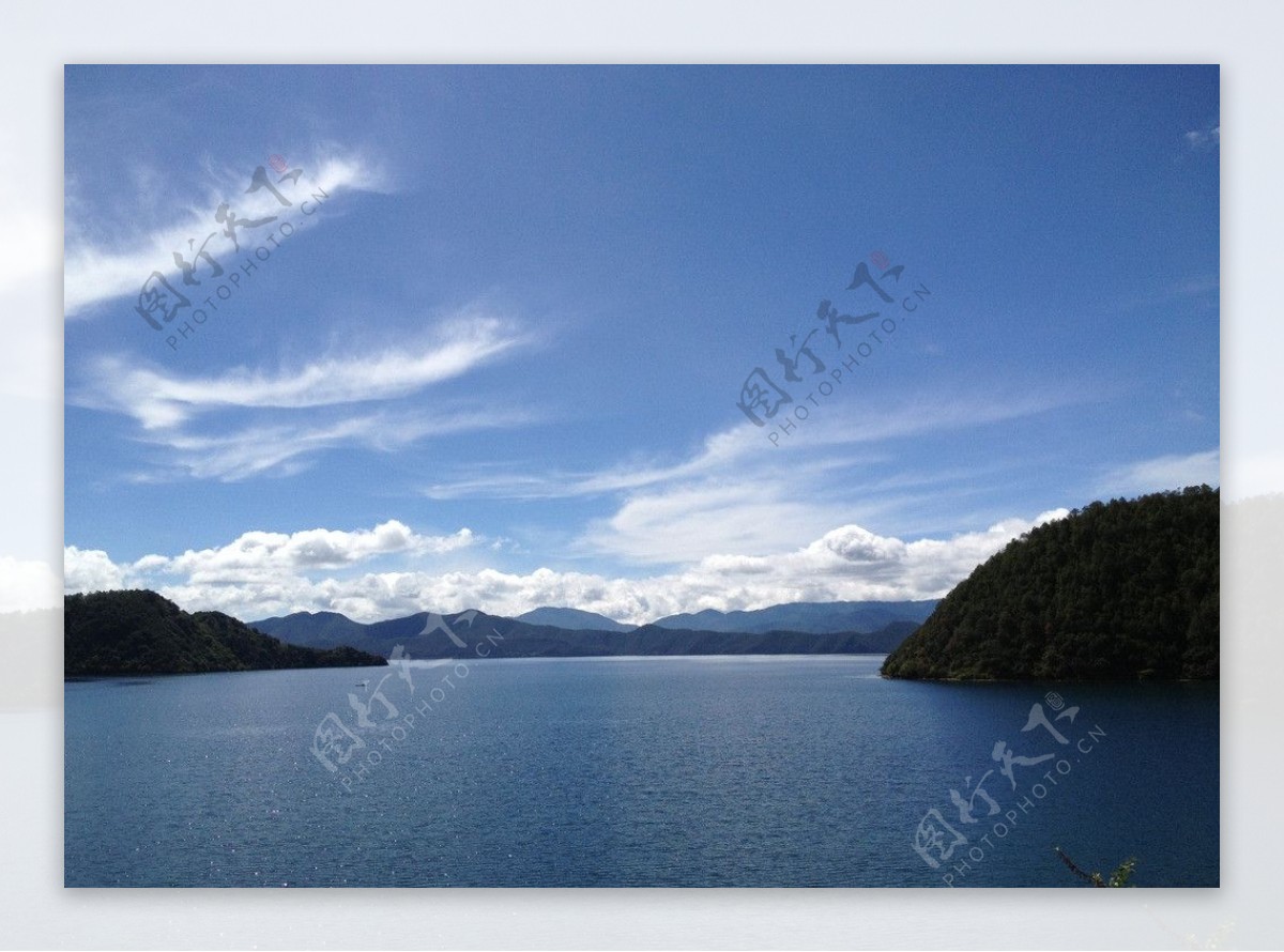 泸沽湖风景图片