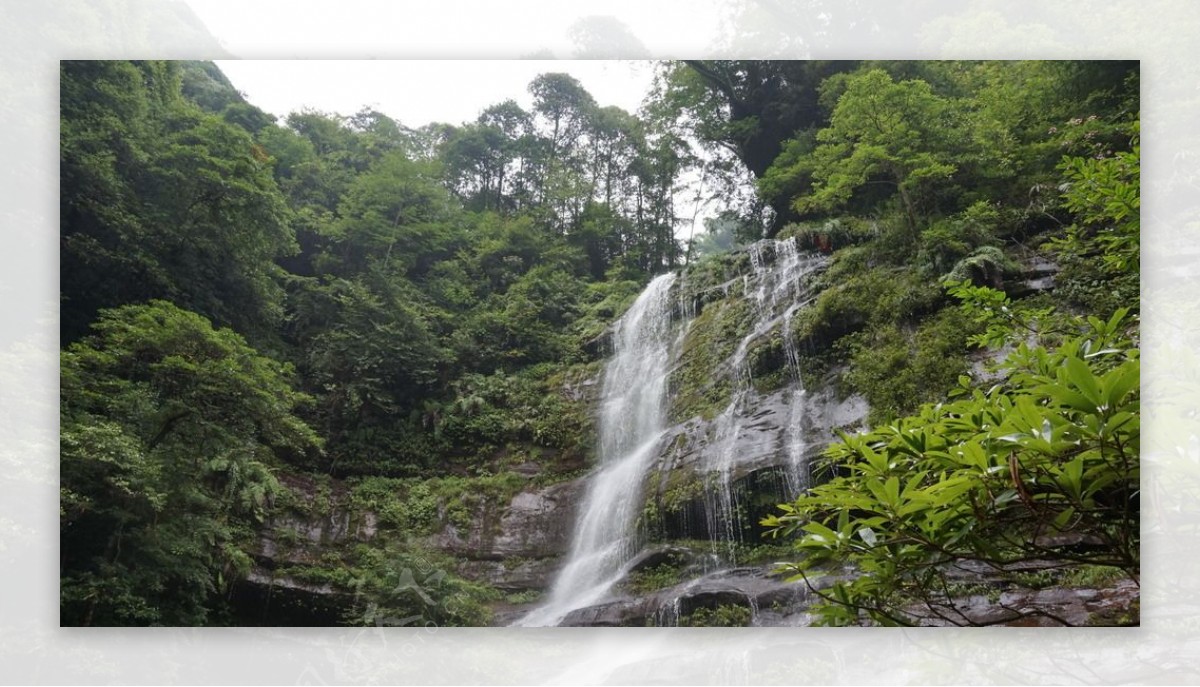 邛崃天台山的瀑布图片