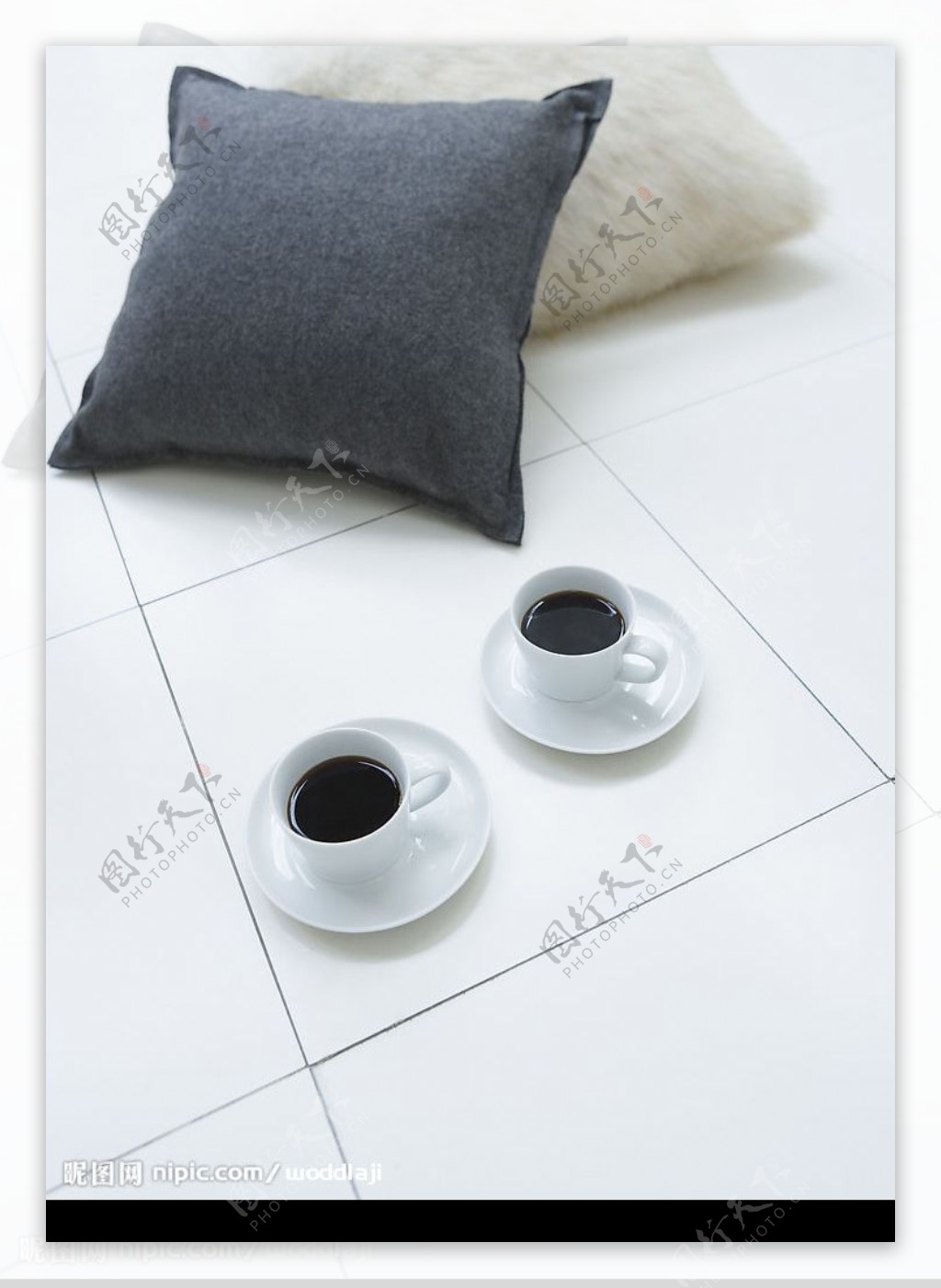 家居生活枕头杯子咖啡图片