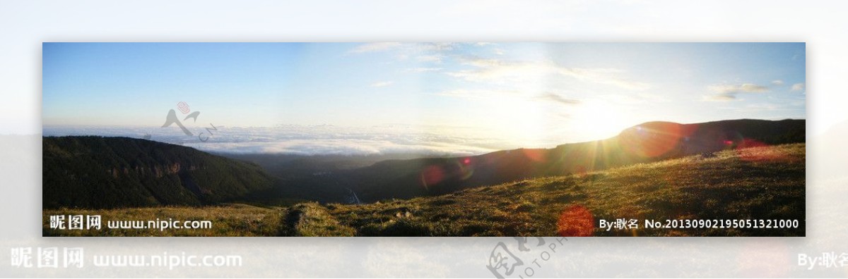 早晨山峰云雾风景图片