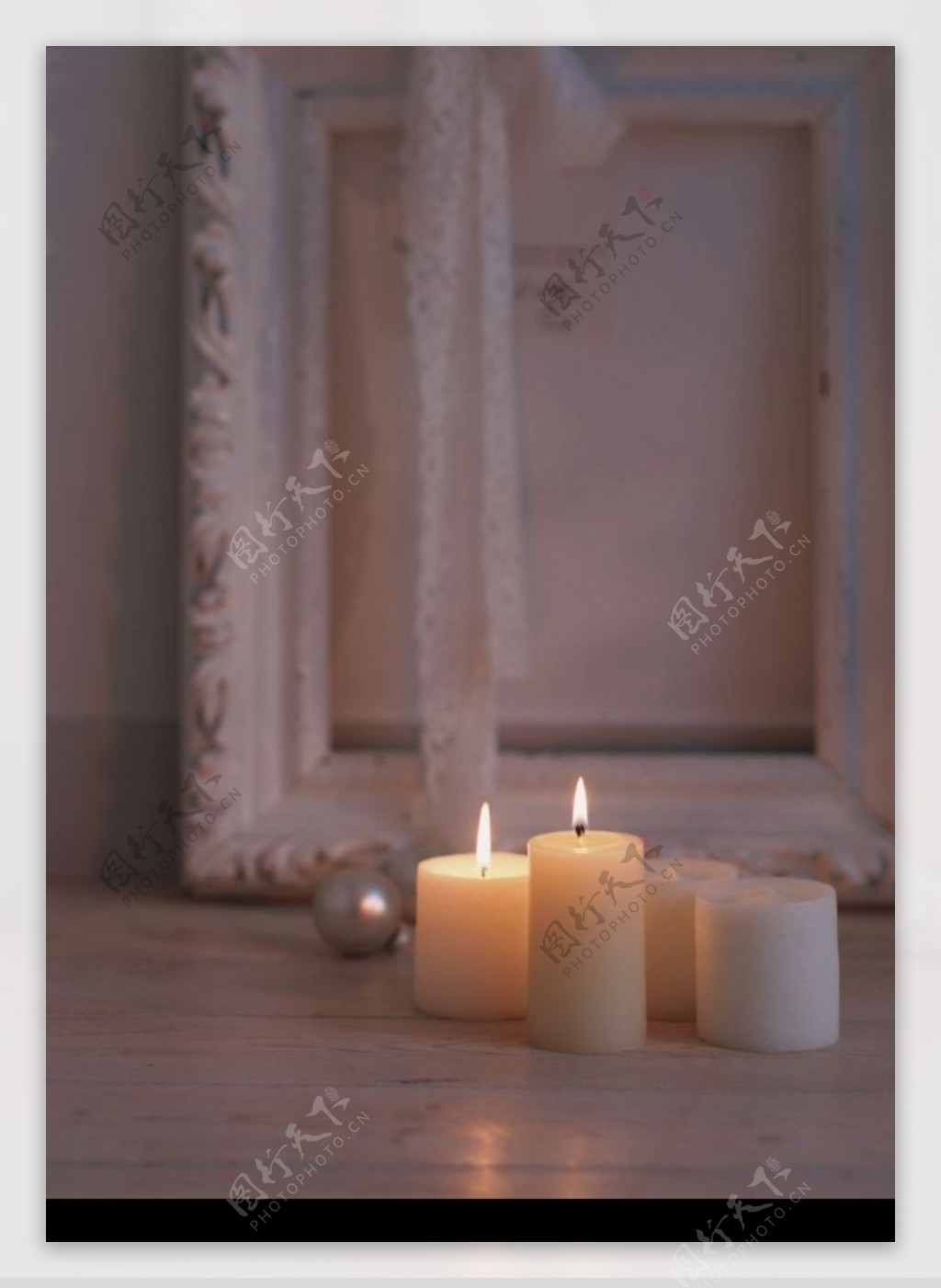 白蜡烛和相框图片