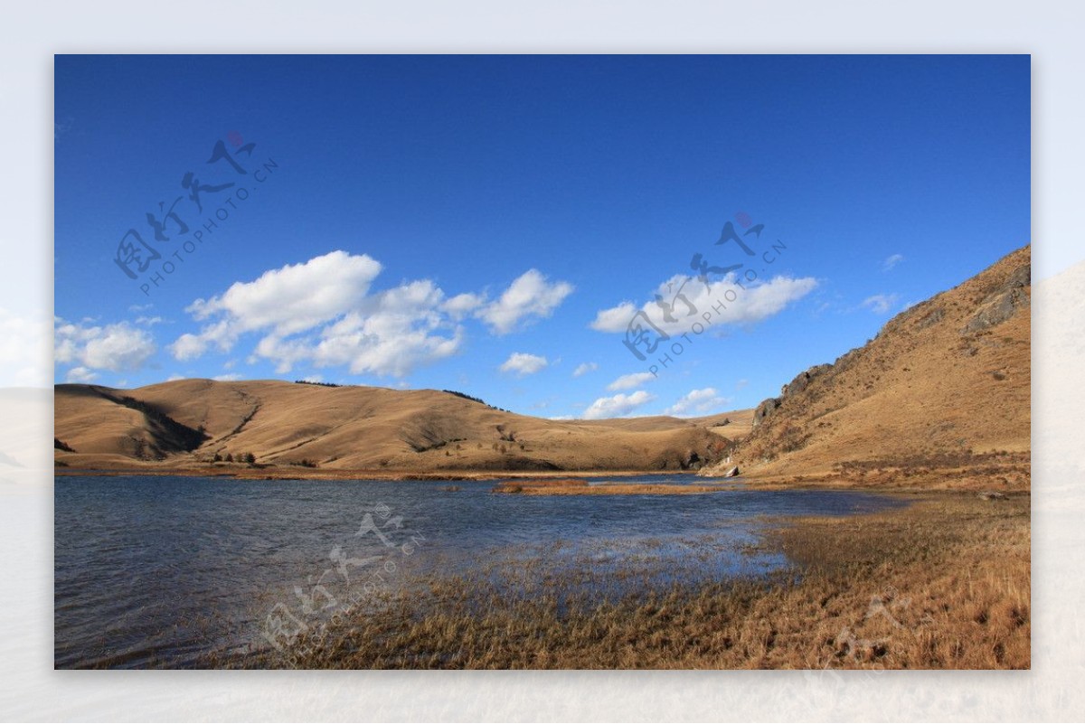 冬季高原湖泊风光图片