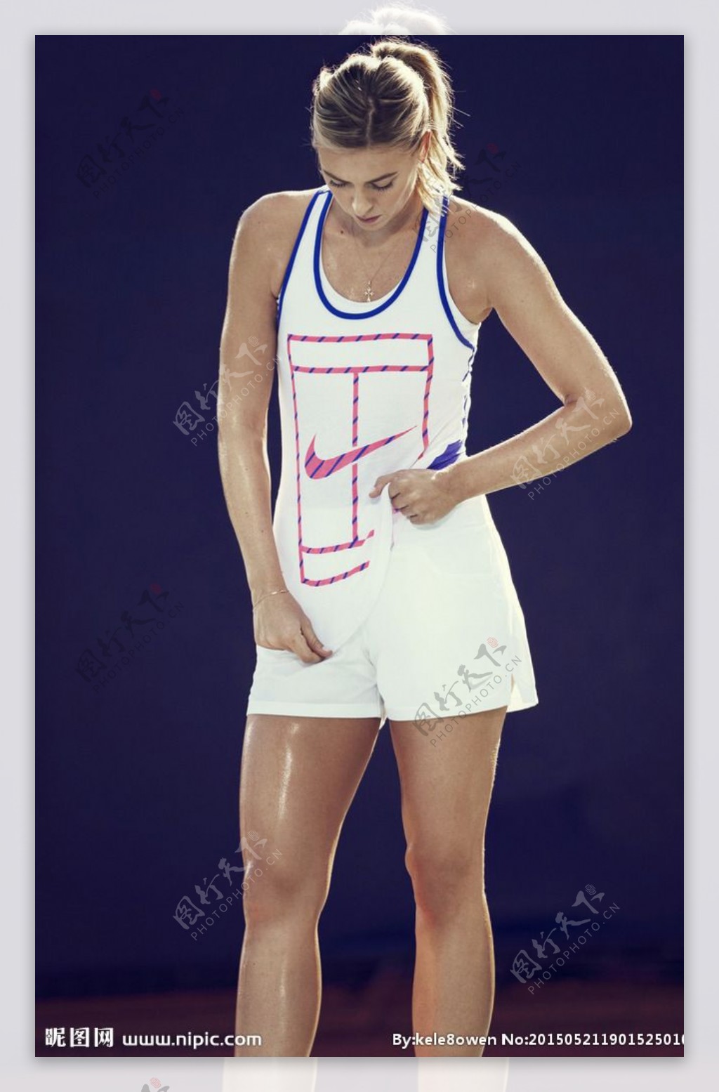 网球装备广告图片