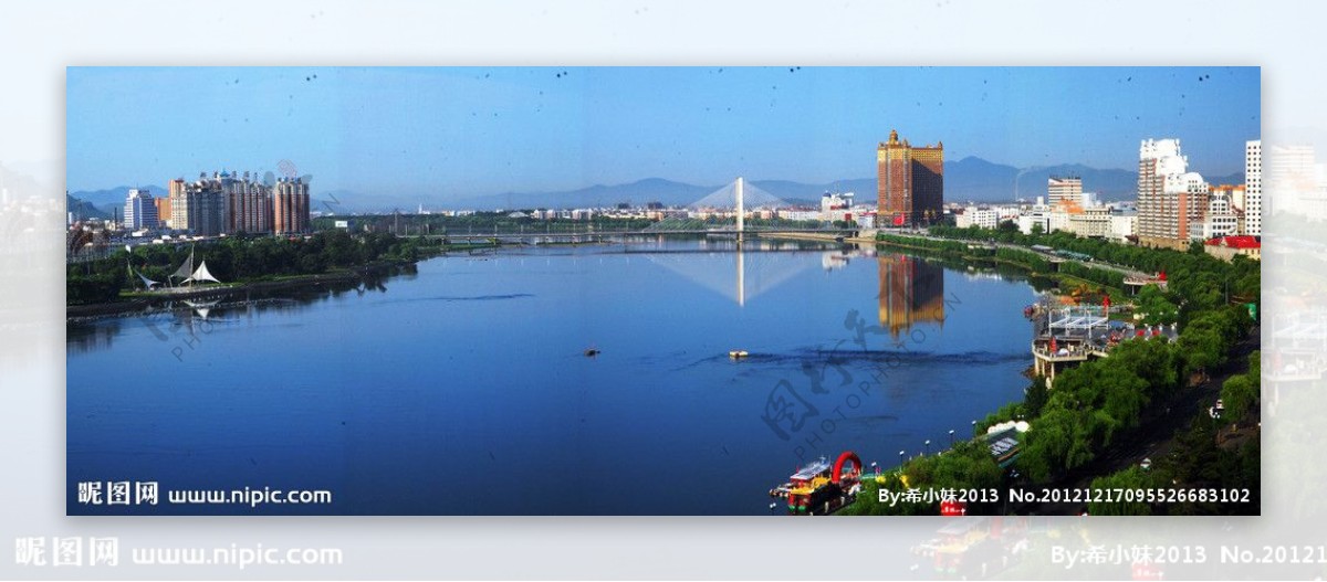吉林市松花江畔临江门大桥图片
