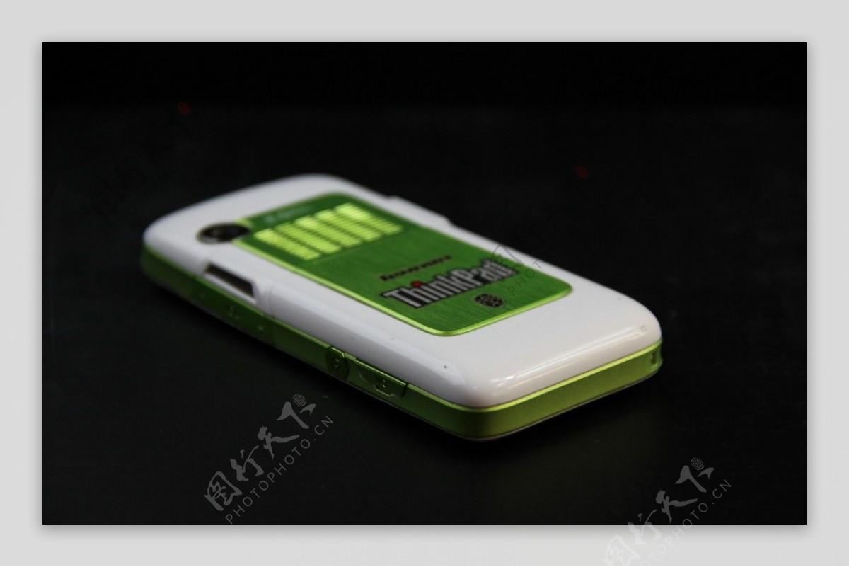lenovo联想手机I909白绿色背面图片