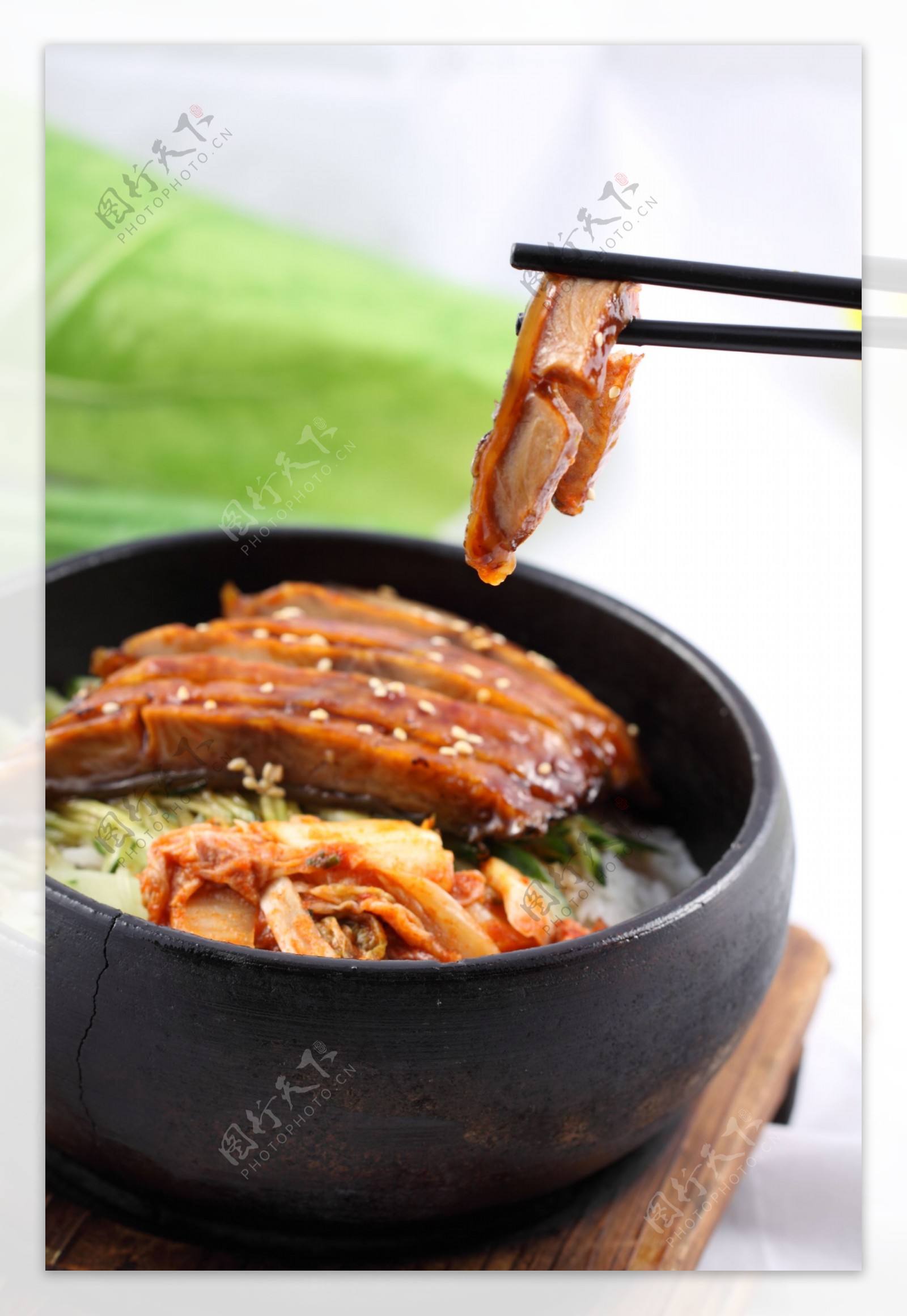 蜜汁烤鳗鱼石锅拌饭图片