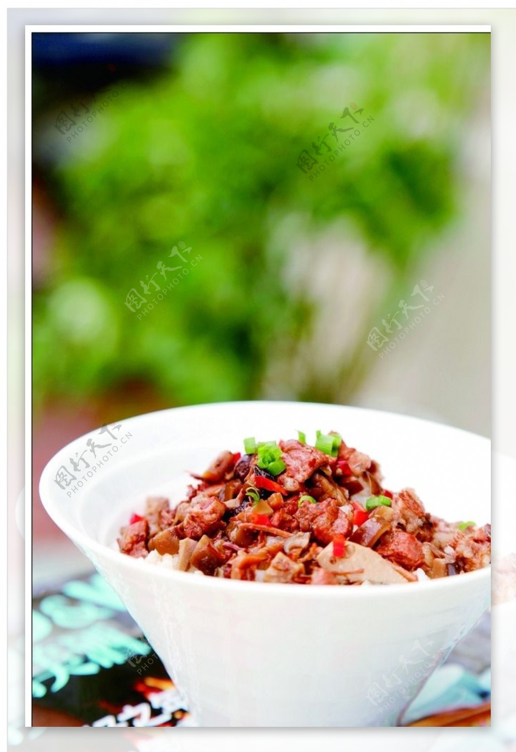 台式卤肉饭图片