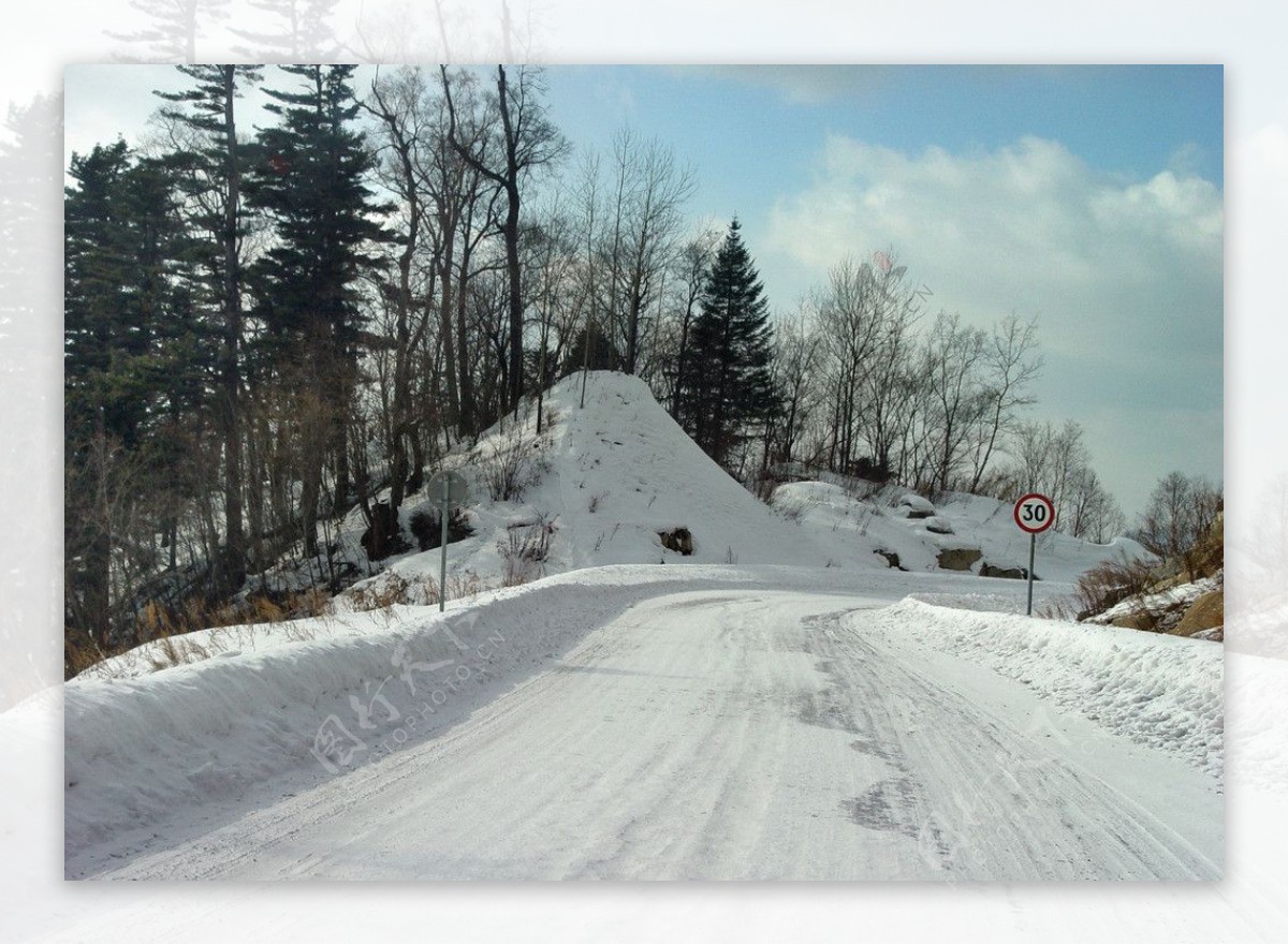 冬季冰雪公路图片