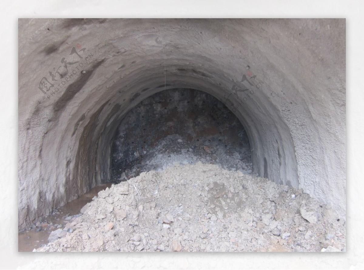 暗挖隧道施工图片