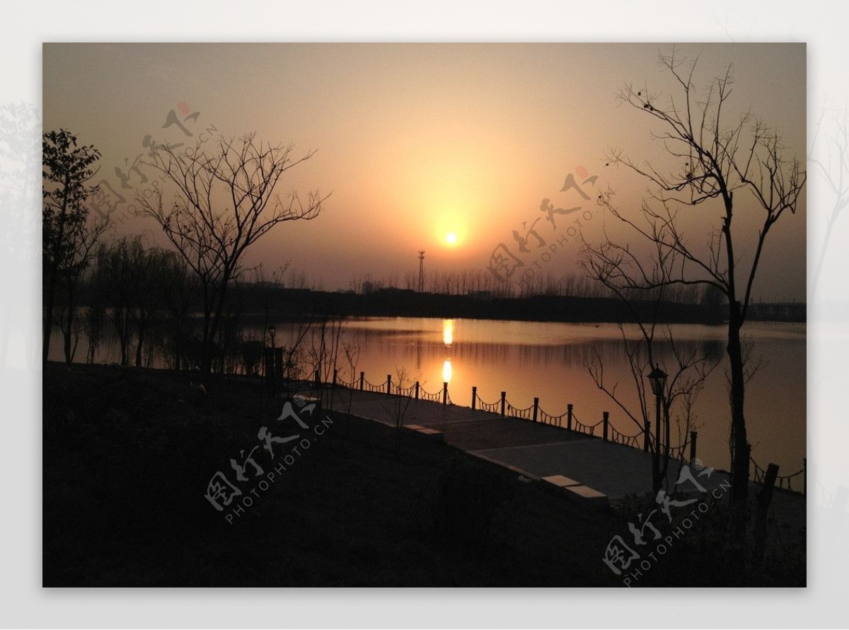 凤鸣湖夕阳图片