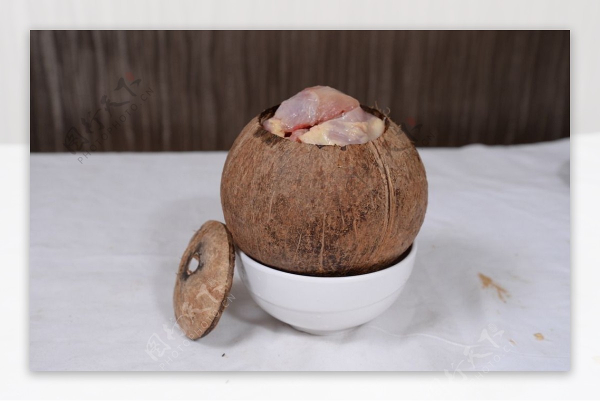 海底椰炖鸡肉图片