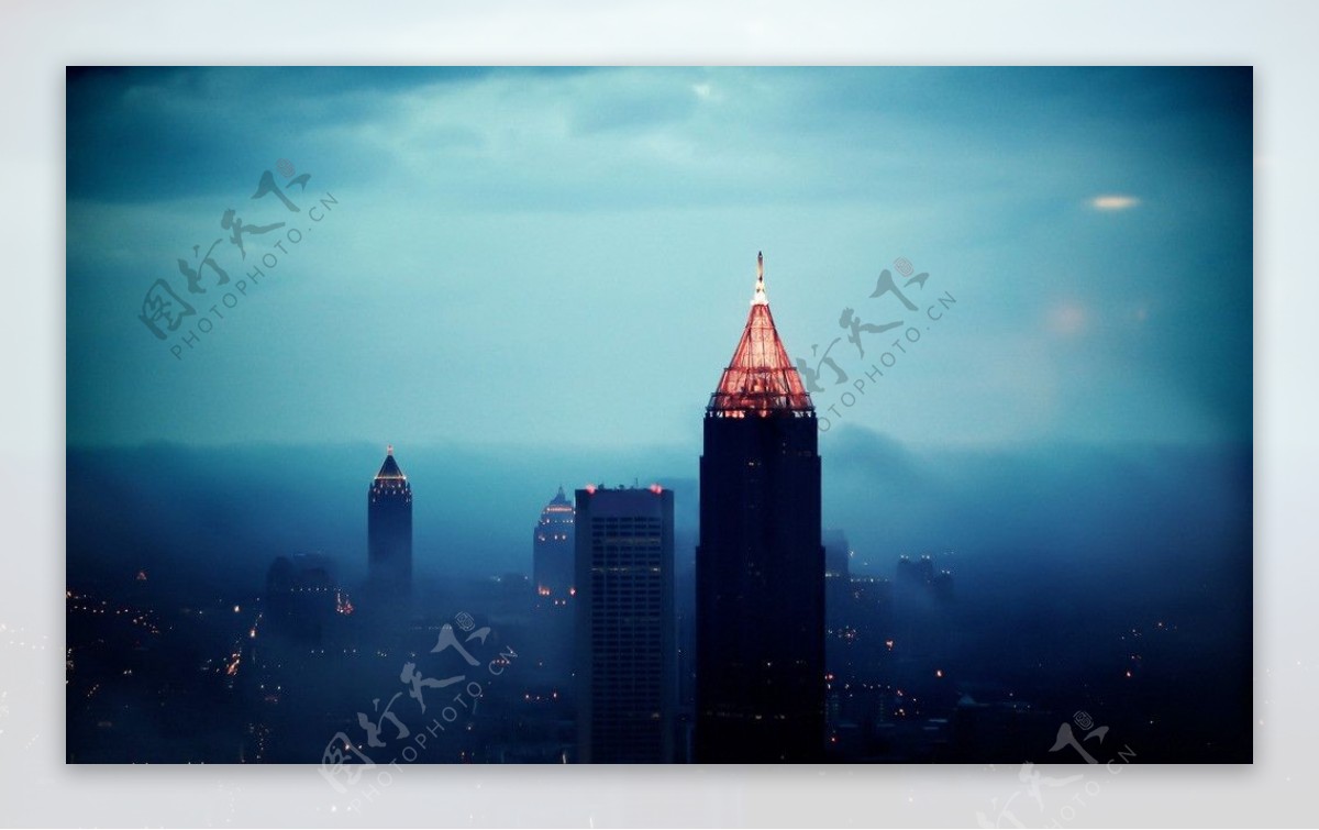 城市大雾图片