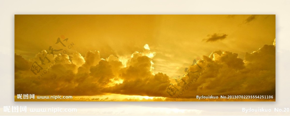 黃金色雲彩图片