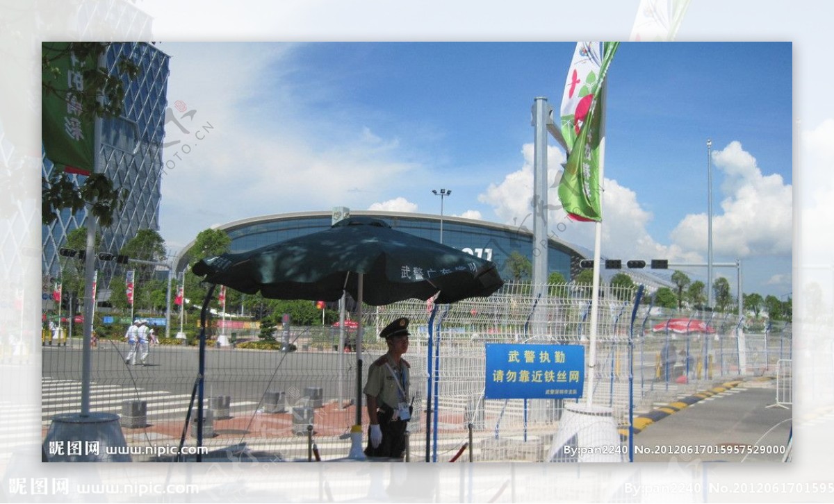 深圳湾体育馆场外围栏图片