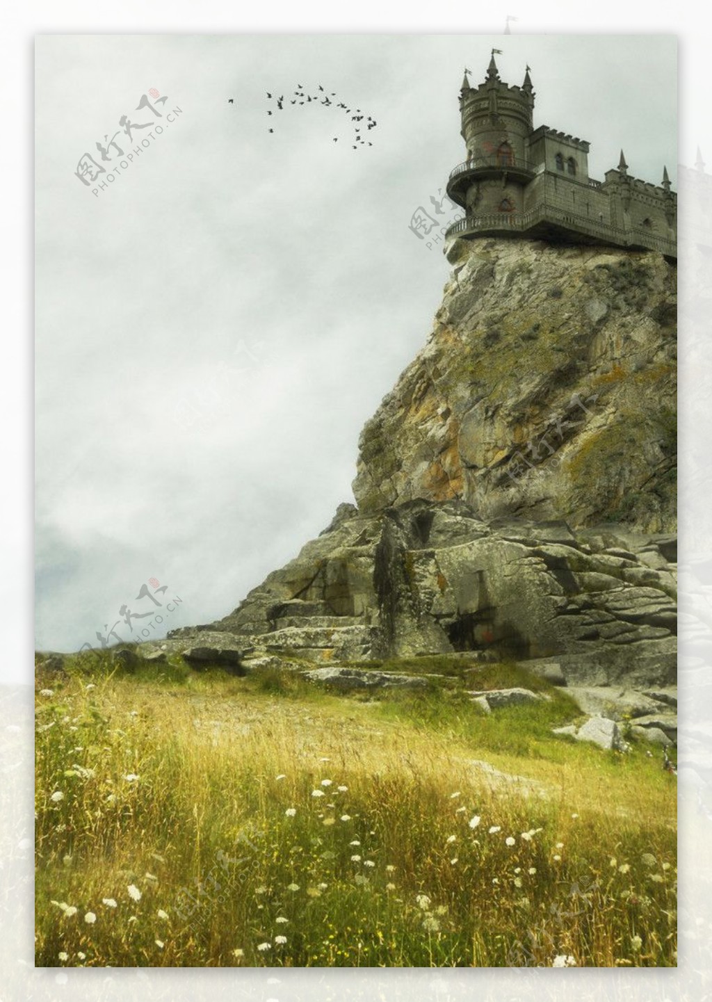 悬崖边的城堡图片