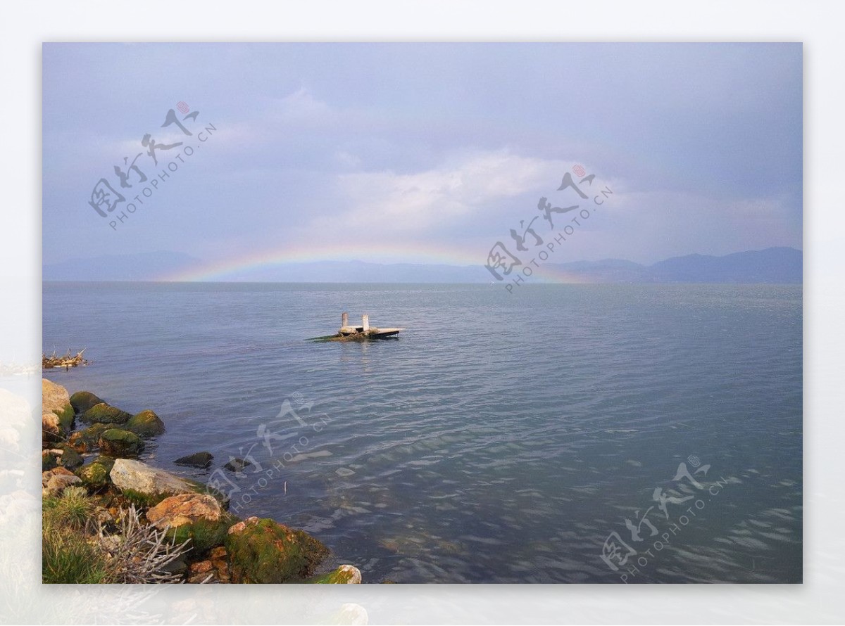 洱海雨后双拱彩虹图片