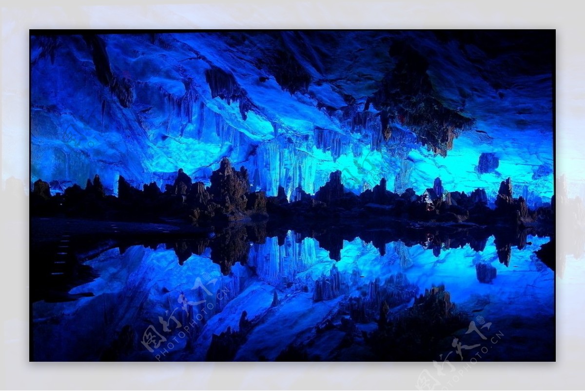 安徽池州最美的地下溶洞，全长3.5千米，恍若走进了另外一个世界_钟乳石
