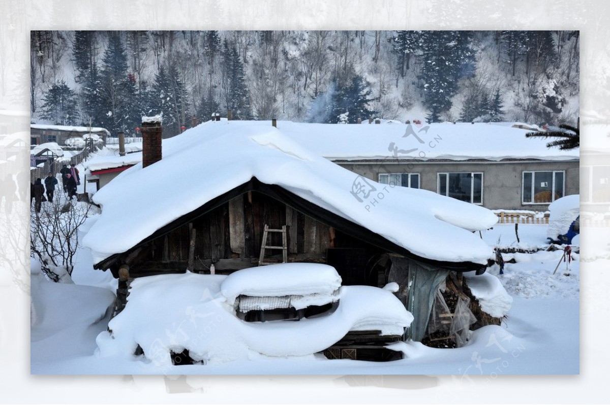 雪中农家图片